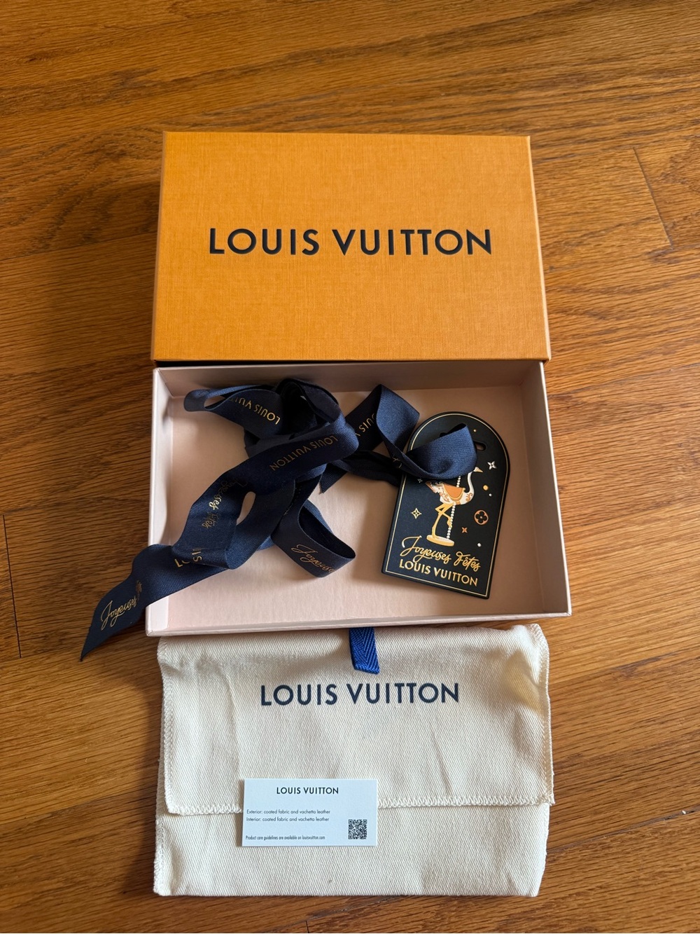 Louis Vuitton passport holder Navy Ribbon and Gold-Acres Gift Tag Set